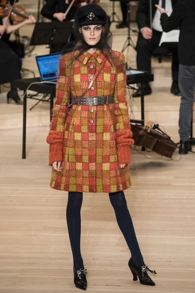 Look 40